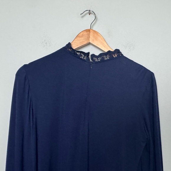 Chico’s Lace Front Top Long Sleeve Fashion Knit Blouse Deep Navy Chico’s Size 0 - Picture 5 of 12